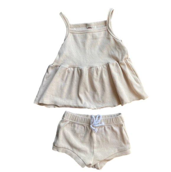 Two piece beige toddler girl set • size 18 months - Picture 1 of 8